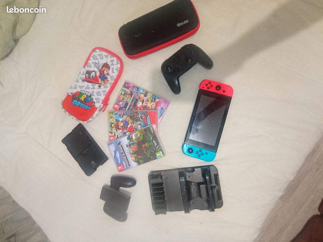 Nintendo Switch (image 1)