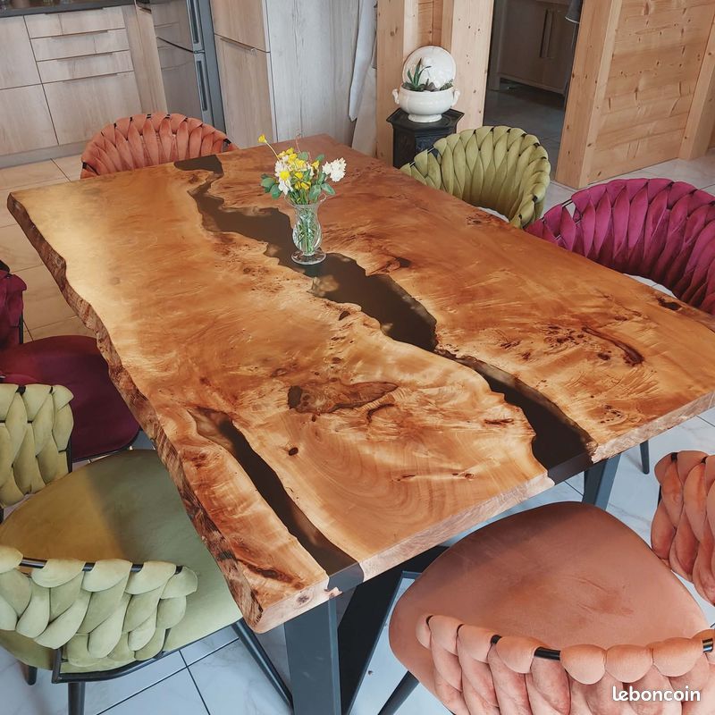 Table haut de gamme en résine époxy et bois noble (image 8)