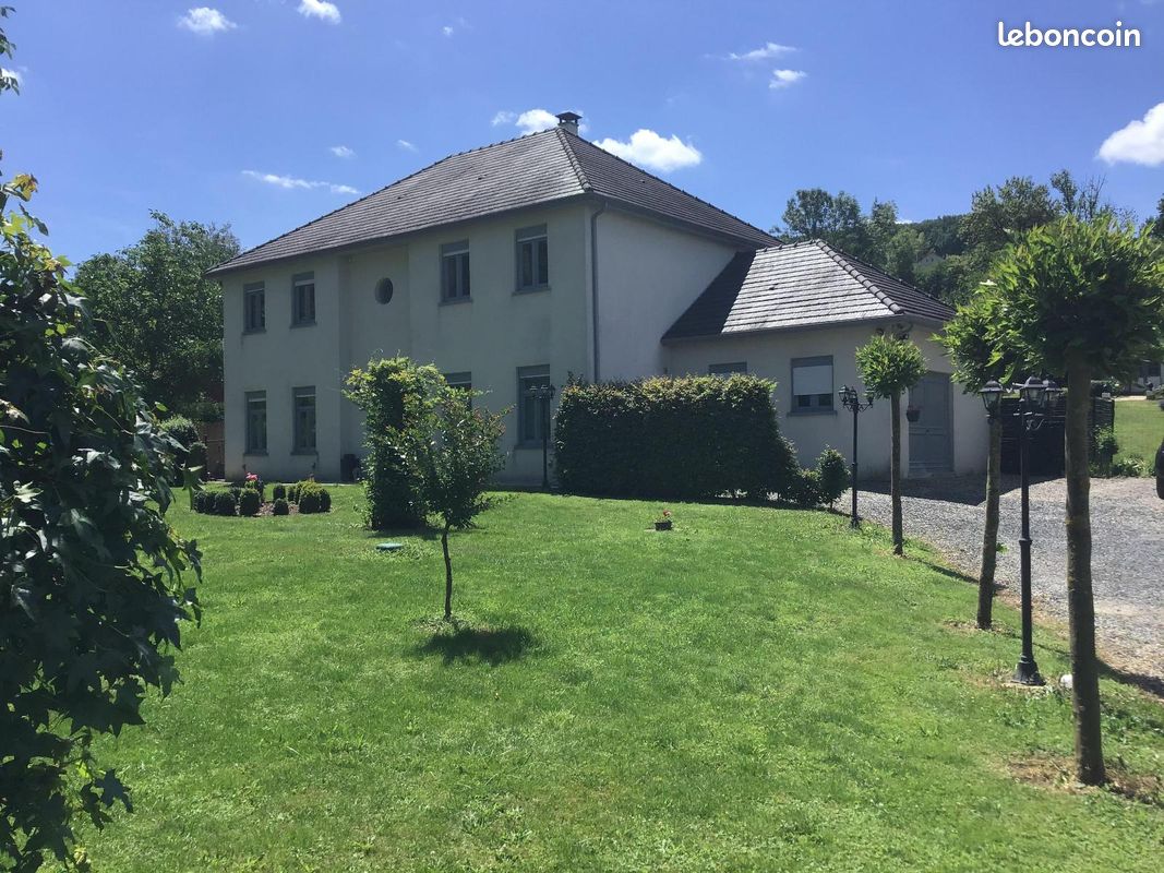 Maison 168 m² · à Saint-Cernin-de-Larche · 168 m² · 409 940 €