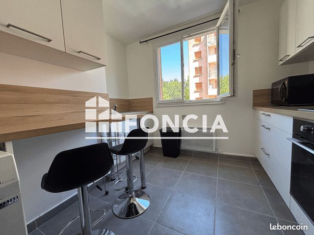 Appartement 3 pièces 52 m² · à Seyssinet-Pariset · 52 m² · 750 €