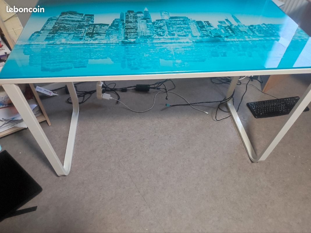 Bureau (image 2)