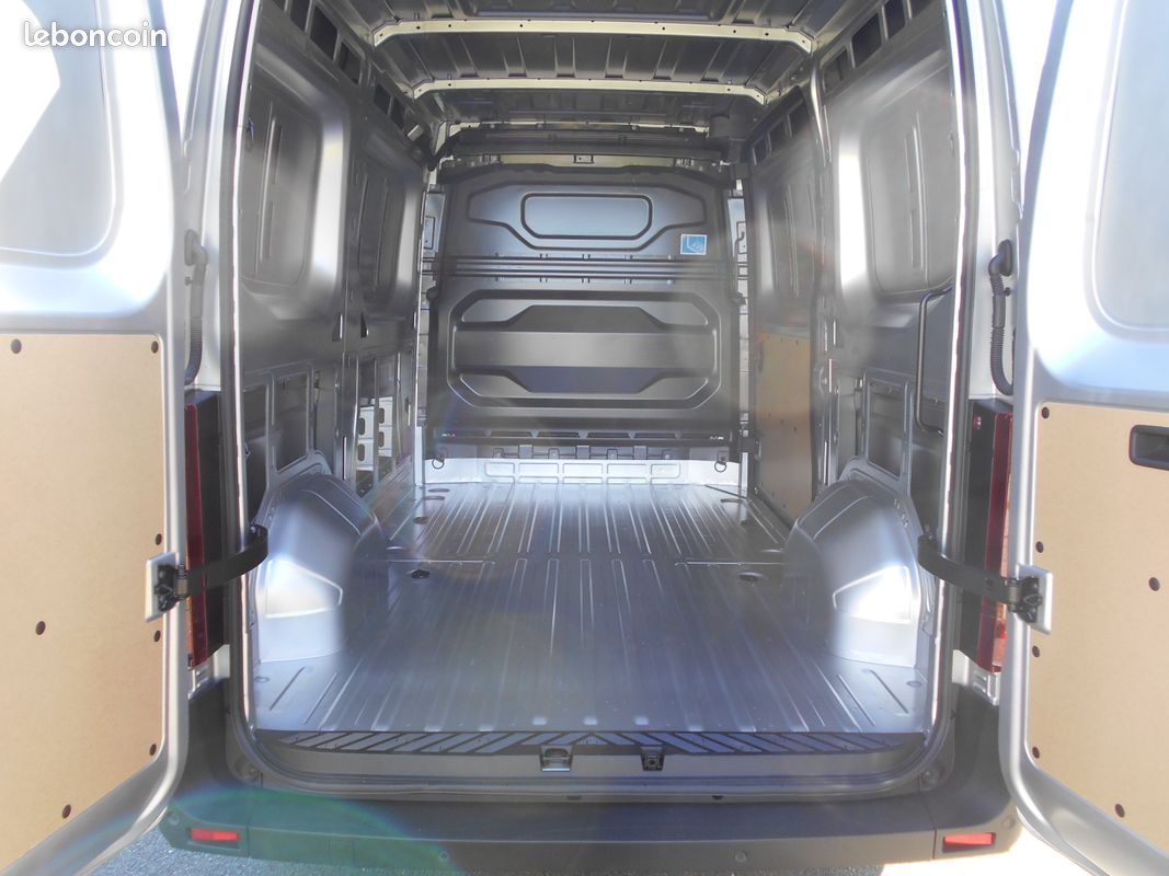 RENAULT MASTER NEUF L3H2 2.0 Blue DCi 170cv BVA9 3.5 T. EXTRA STOCK à 32675 HT (image 3)