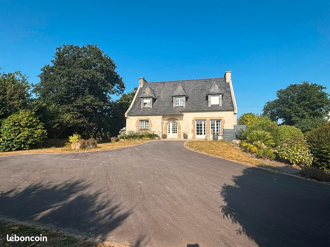 Maison 6 pièces 144 m² · à Kersaint-Plabennec · 144 m² · 275 000 €
