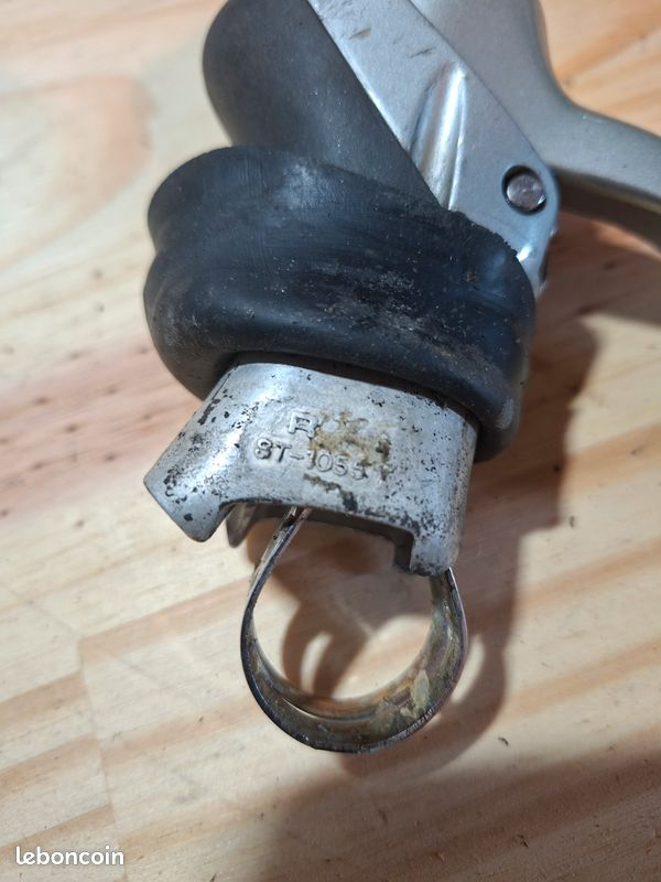 Levier arrière SHIMANO 105 ST-R7000-R - Freins à patin - 11 vitesses