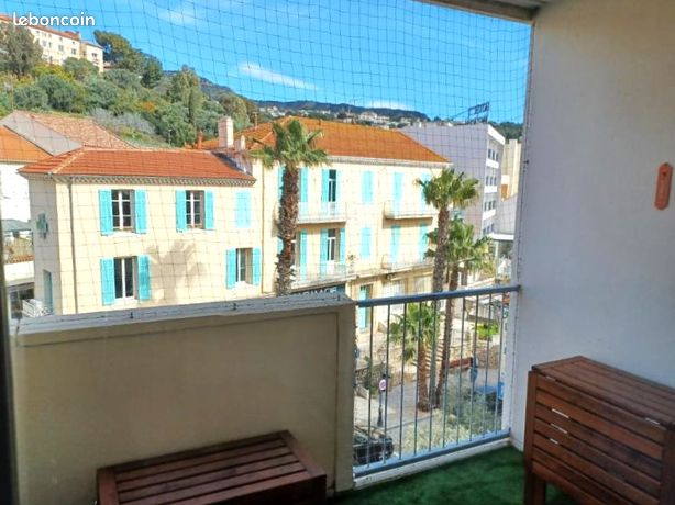 Exclusivité, Le Lavandou T2 situé à 50 m de la mer