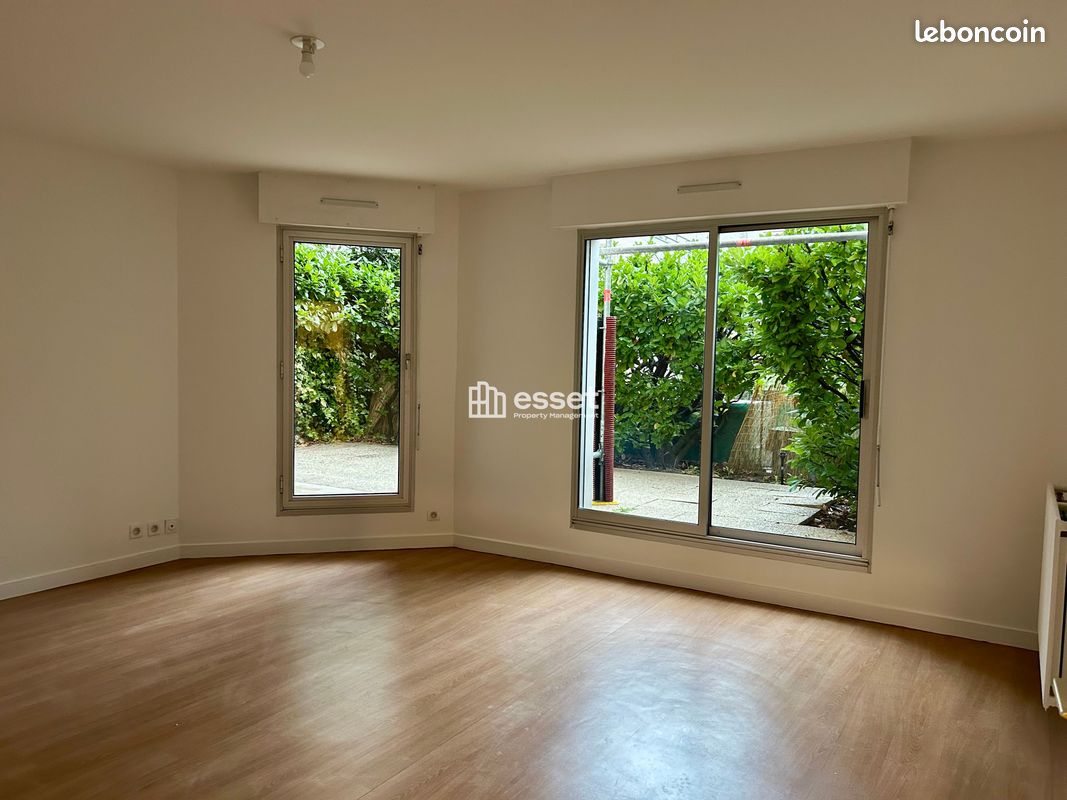 Appartement 4 pièces 99 m² · à Suresnes · 99 m² · 2 043 €/mois