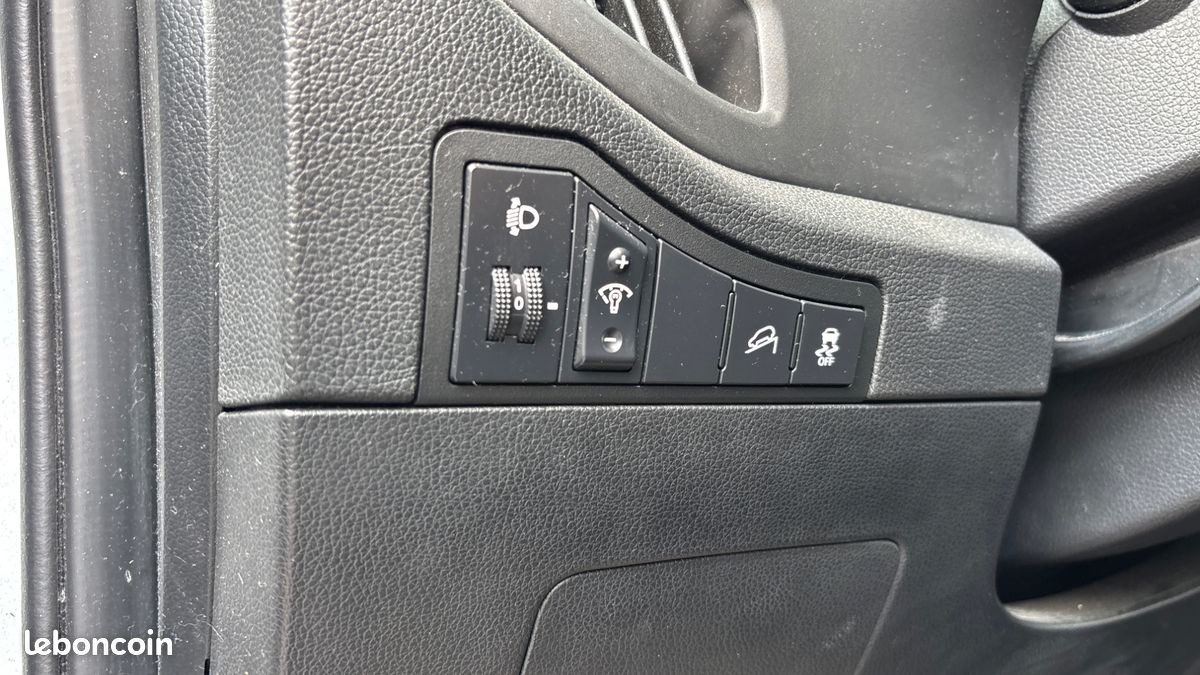 KIA Sportage 1.7 CRDI 2WD DESIGN EDITION (image 23)