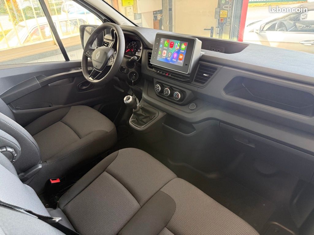 Renault Trafic FOURGON FG BLUE DCI 130 L1H1 2T8 GSR2 ADVANCE 24 567 HT / 29 480,00 TTC (image 17)