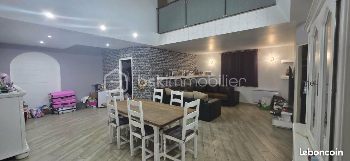 Maison 7 pièces 155 m² · à Saint-Hilaire-les-Andrésis · 155 m² · 210 000 €