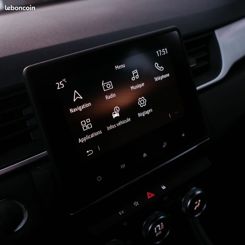 RENAULT Captur 1.3 TCe 160ch FAP Intens EDC (image 12)