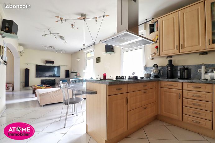 Maison 9 pièces 200 m²