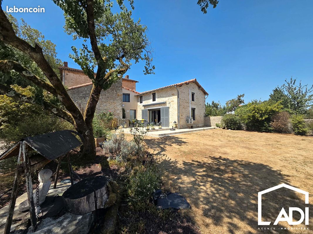 Maison 6 pièces 157 m² · à Exireuil · 157 m² · 279 400 €