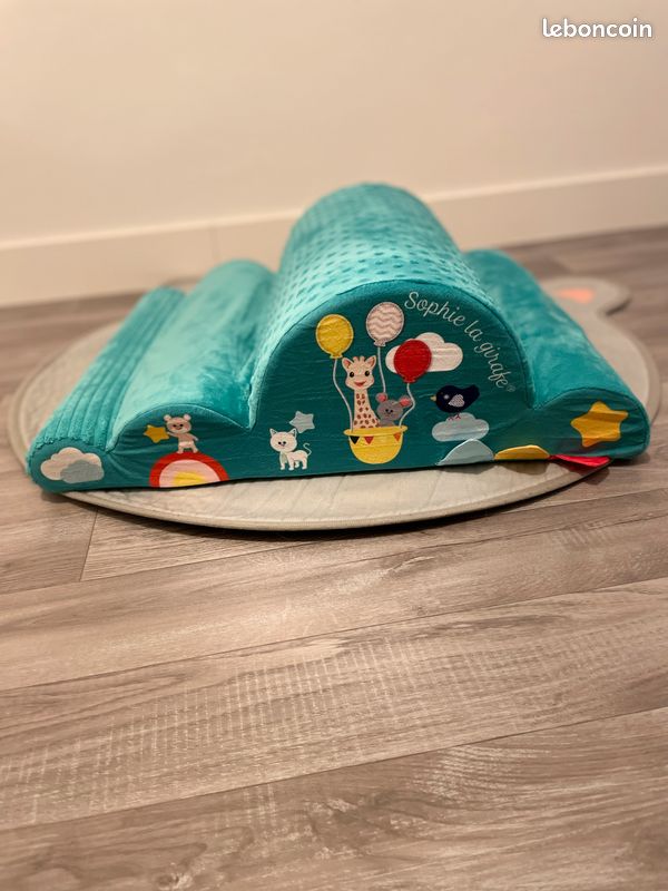 Coussin nuage motricité bébé (image 3)