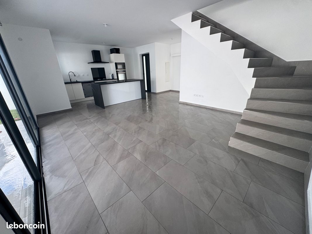 Maison 4 pièces 100 m² · à Saint-Pierre · 100 m² · 1 600 €