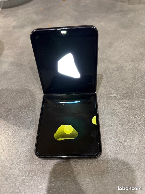 Samsung Z Flip 4 – Fonctionne – Écran HS – Pour réparation / bricoleur (image 3)