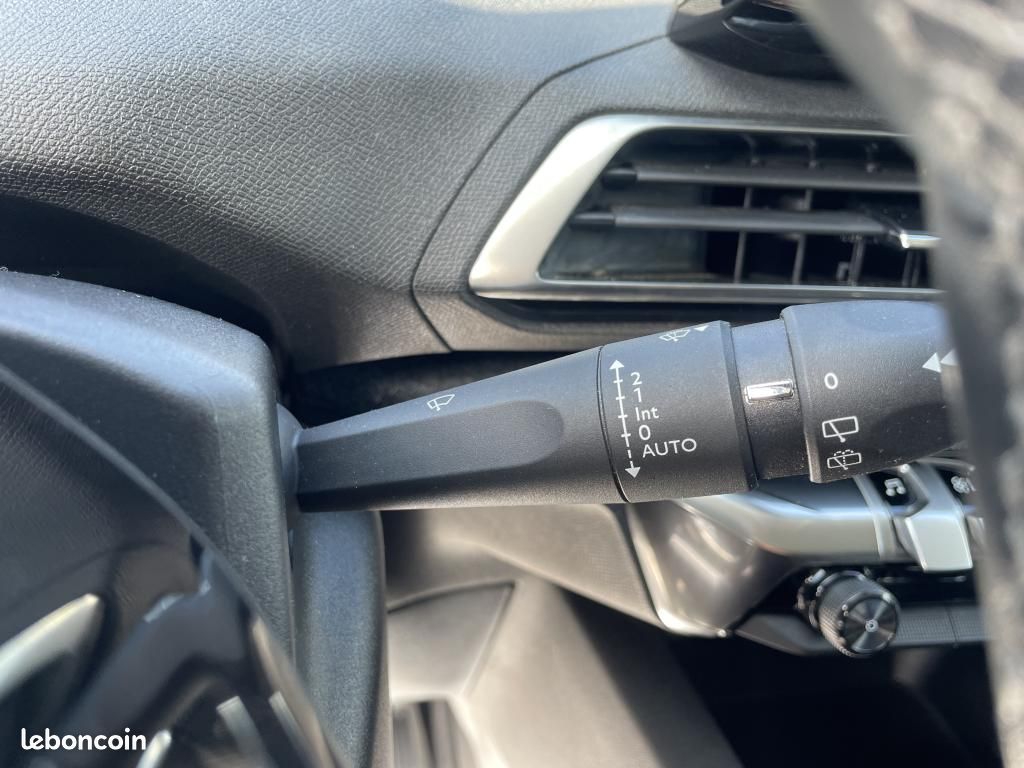 Peugeot 3008 1.5 HDI 130 ALLURE PACK (image 9)