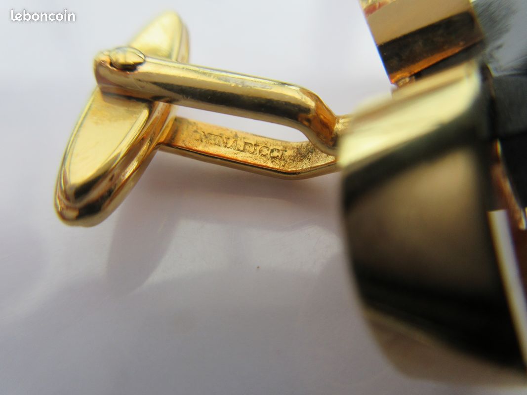 Boutons De Manchettes Anciens Nina Ricci Plaqué Or - Occasion, Couleur Dorée, Pièce Rare