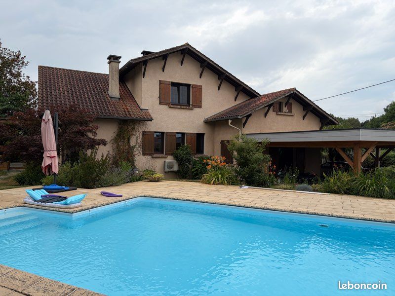 Maison 7 pièces 155 m² · à Vic-en-Bigorre · 155 m² · 336 000 €