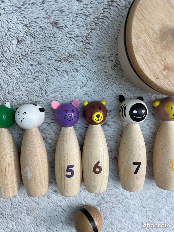 Mamabrum, Jeu de quilles en Bois pour Enfants - Animaux, Couleurs Pastel, 6 disques en Bois, 4 Boules de quilles pour Enfants, Jeu de quilles pour