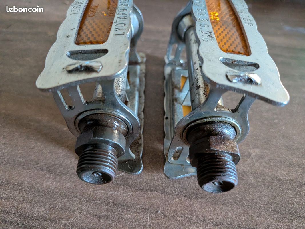 Paire de pédales vélo ancien vintage métallique VTT aluminium