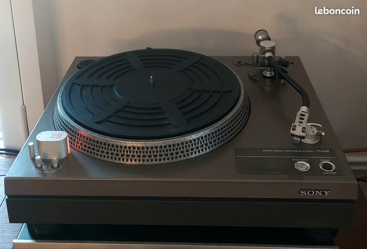 Révisée ✅️- Platine vinyle Sony PS-6750 de 1975 – Haut de gamme vintage – Bras en carbone (image 2)