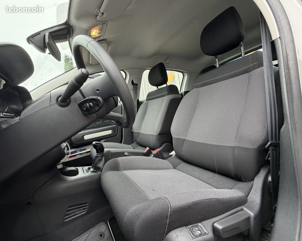 CITROEN C3 1.2 82ch FEEL - APPLE & ANDROID CARPLAY - Siège Chauffant - DISTRIBUTION NEUVE (image 3)