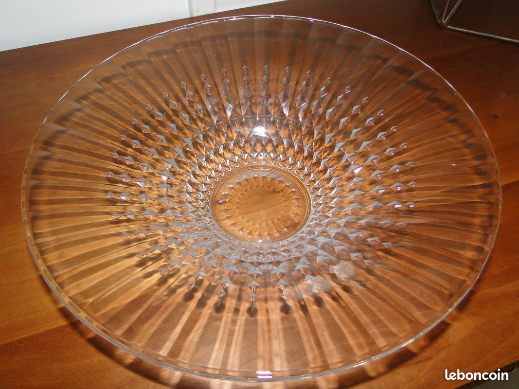 Grand plat de présentation cristal d'Arques (image 3)