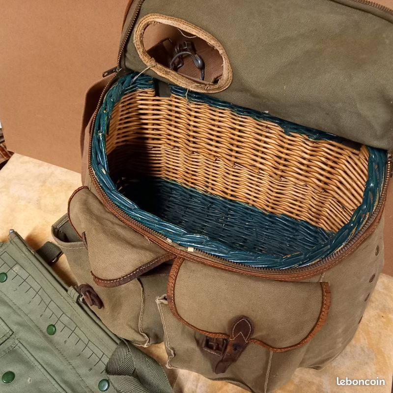 ancienne bouriche panier de pêche en osier et tissus marque sporsac