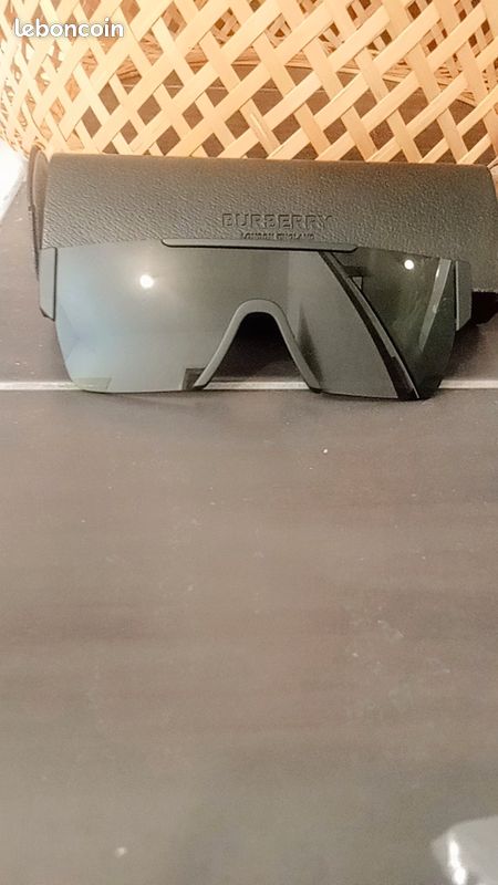 Lunette (image 1)