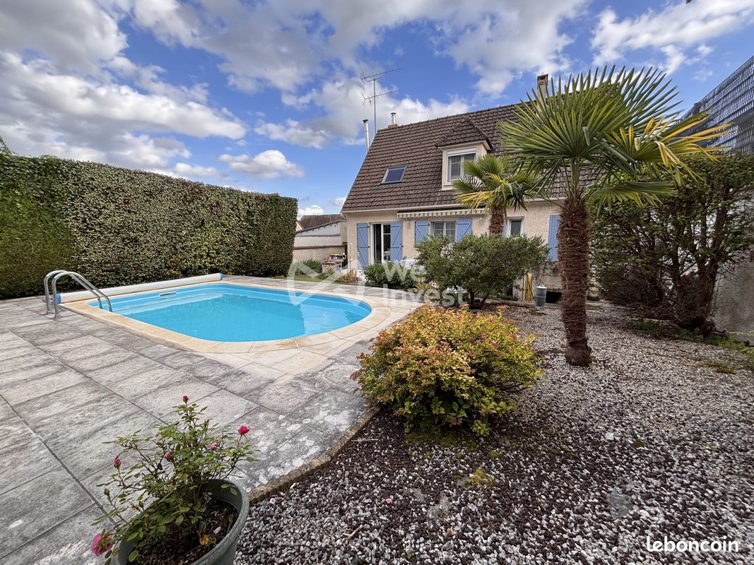 Maison 5 pièces 115 m² · à Crécy-la-Chapelle · 115 m² · 349 000 €