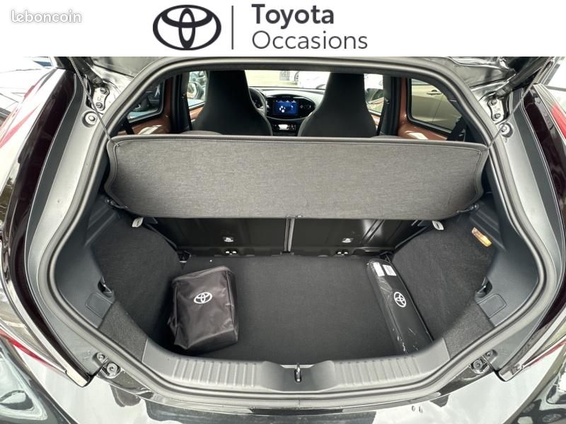 Toyota Aygo X 116h Graphic (image 16)