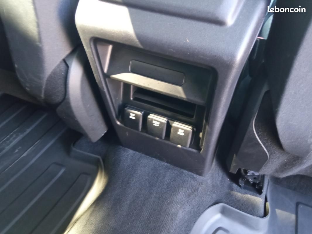 Land Rover Discovery Sport Mark IV SD4 240ch BVA HSE (image 9)