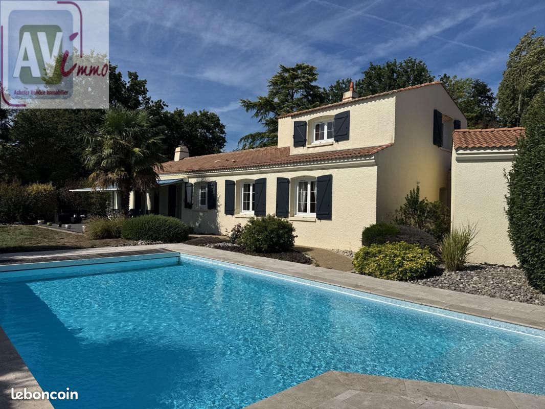 Maison 6 pièces 186 m² · à La Roche-sur-Yon · 186 m² · 543 400 €