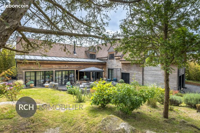 Maison 8 pièces 230 m²