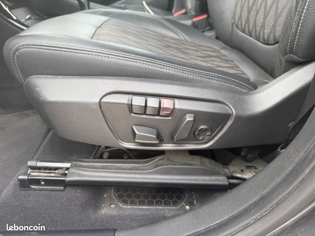 Bmw x1 1.8i 140 ch xline sdrive bva camera / sieges chauff / hayon elec (image 25)