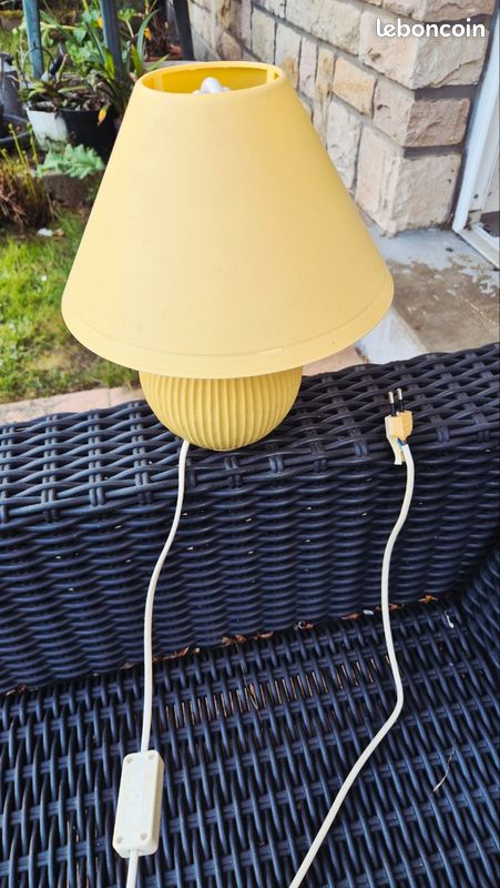 Lampe jaune vintage collection (image 2)