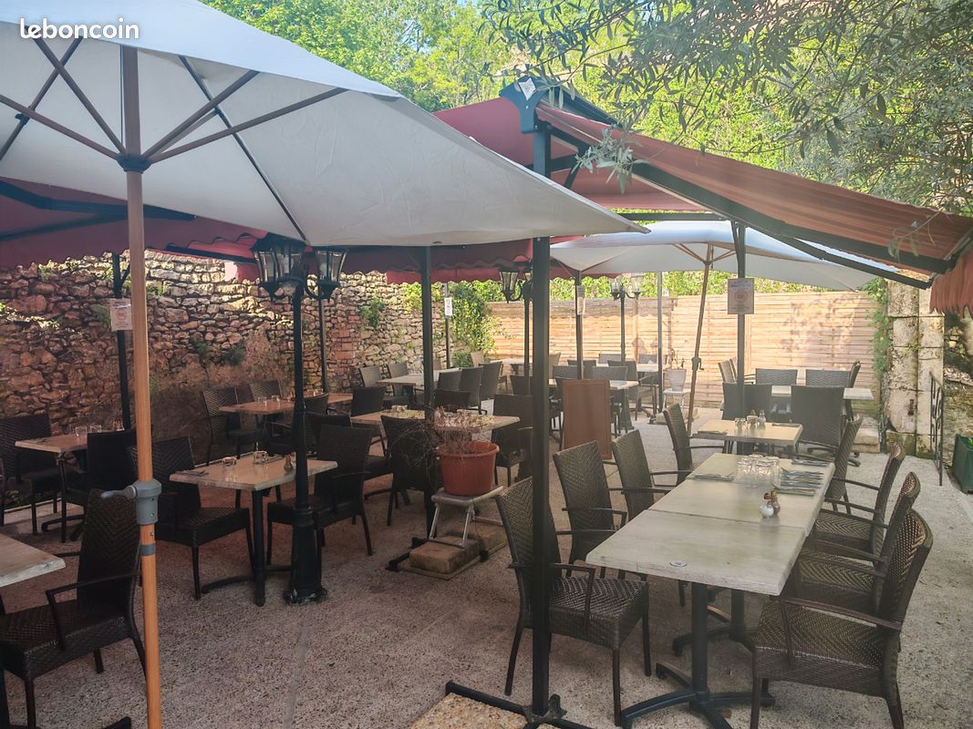 Restaurant Pizzeria et murs (image 2)