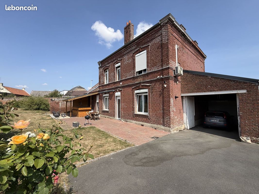Maison 8 pièces 180 m² · à Beauvois-en-Cambrésis · 180 m² · 249 900 €