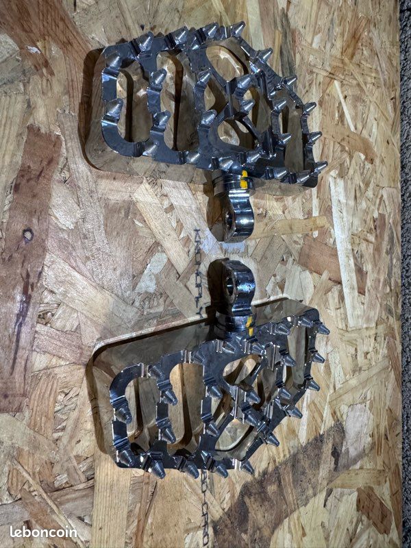 Plateforme repose pieds pour trottinette électrique CROSS