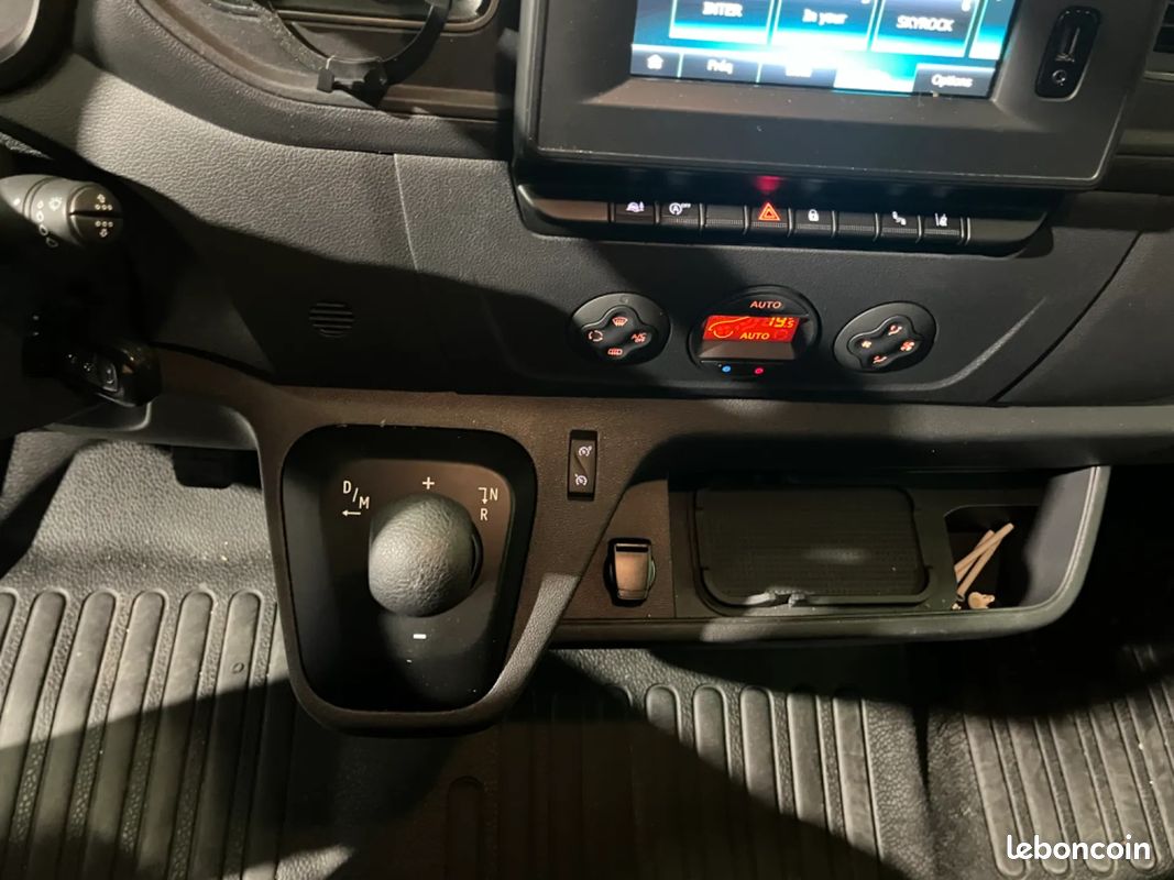 RENAULT Master 2.3 L1H1 150ch Grand Confort / ENTRETIEN COMPLET RENAULT / EXCELLENT ÉTAT (image 17)