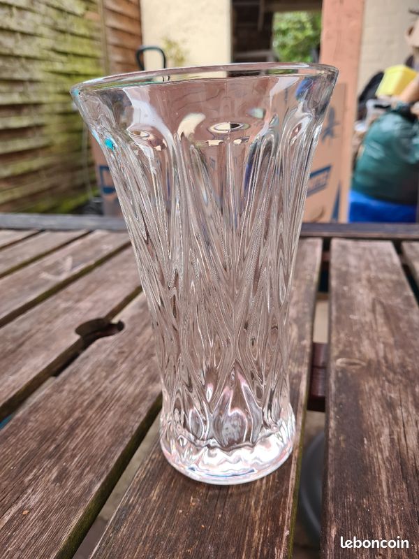 Vase (image 1)