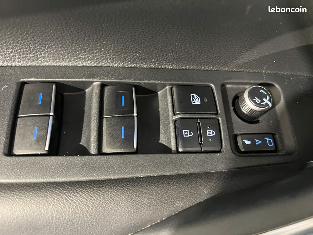 TOYOTA Corolla Touring Sport 2.0 Hybrid 184ch Design - TOIT OUVRANT - ENTRETIEN COMPLET TOYOTA (image 13)