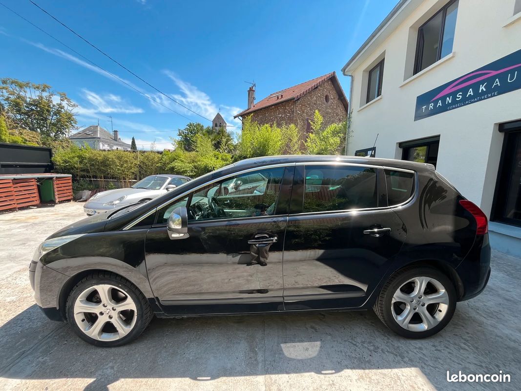 Peugeot 3008 2.0 HDI 150CH Féline / 1ERE MAIN / ENTRETIEN COMPLET / FULL OPTIONS / TOIT PANORAMIQUE (image 8)