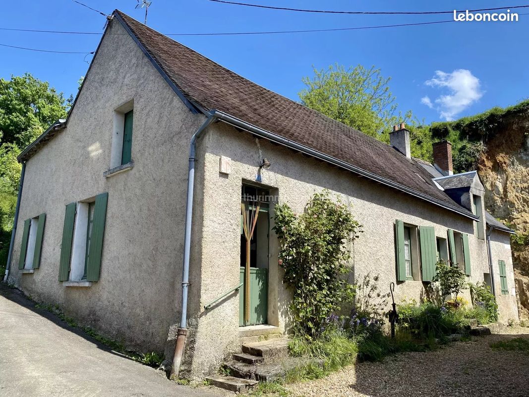 Maison 3 pièces 92 m² · à La Chartre-sur-le-Loir · 92 m² · 70 000 €