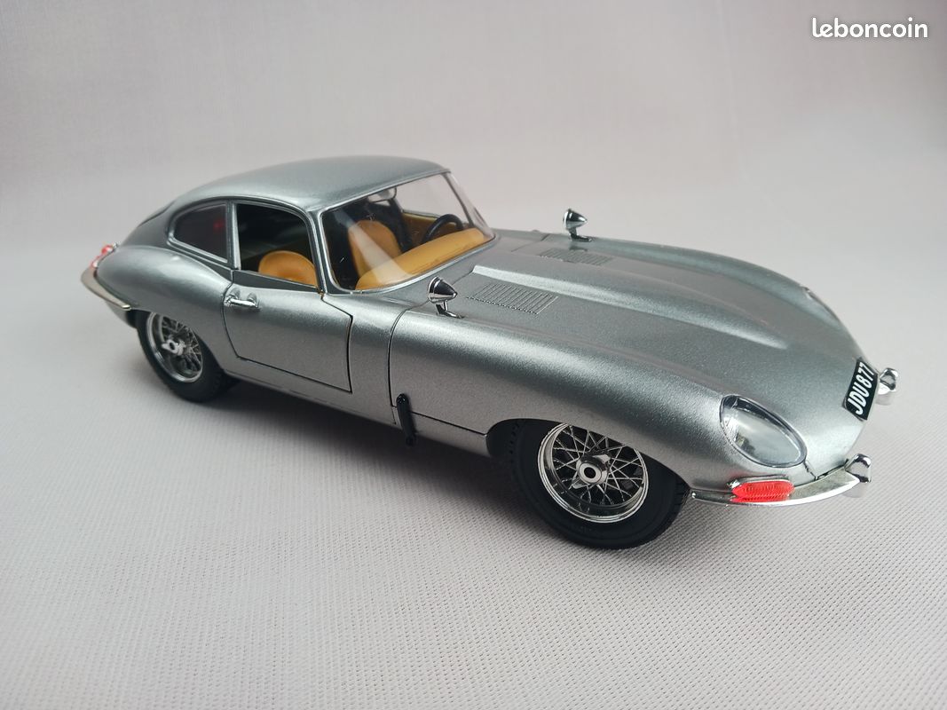 Jaguar E-Type Coupe 1961 Burago 1/18 - Collezionismo In vendita a Milano