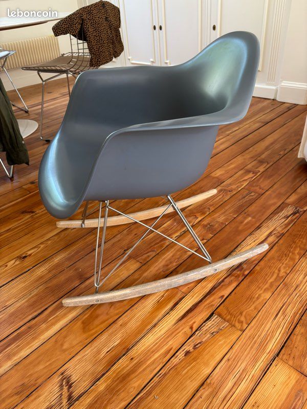 Fauteuil à bascule gris (image 2)