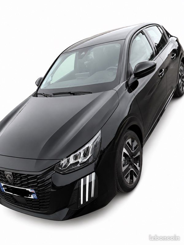 Peugeot 208 AUTO • 2024 • Sièges chauffants • Recharge sans fil • État impeccable (image 1)