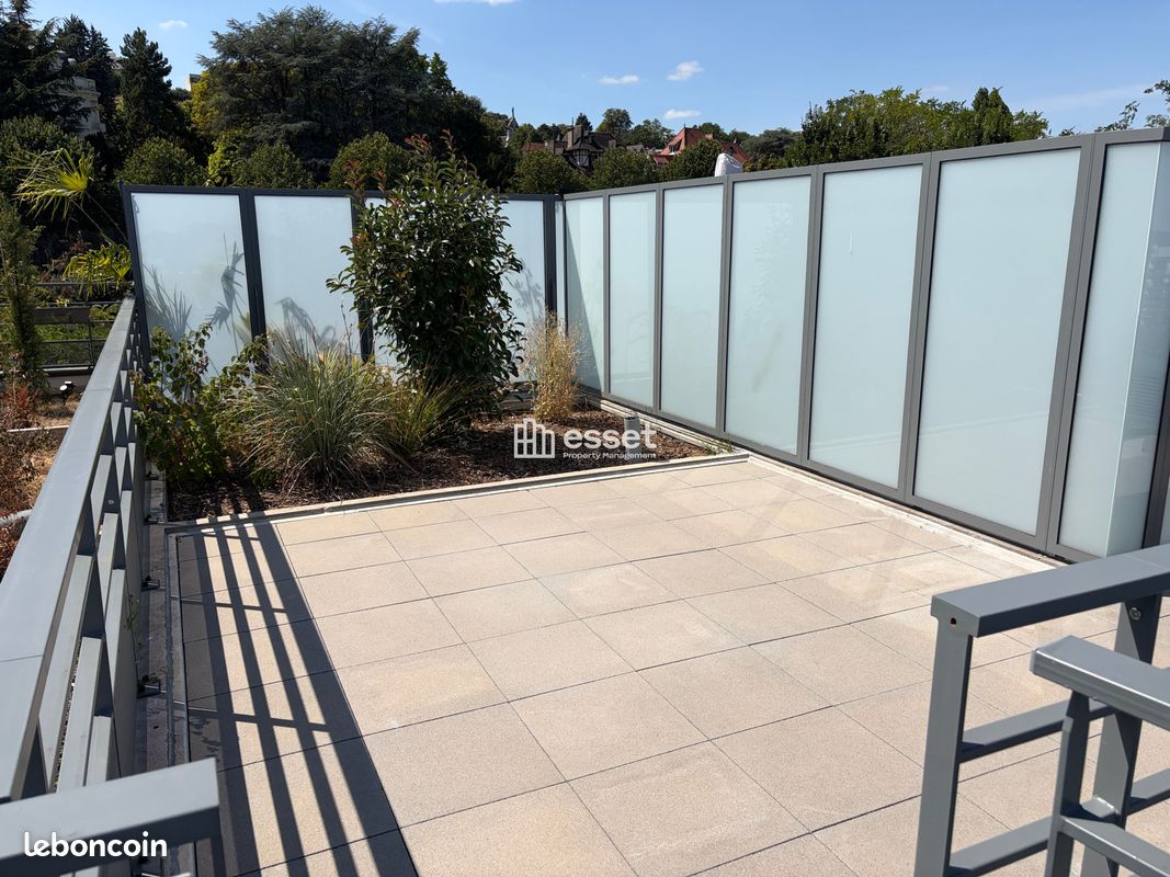 Appartement 4 pièces 117 m² · à Saint-Cloud · 117 m² · 3 315 €