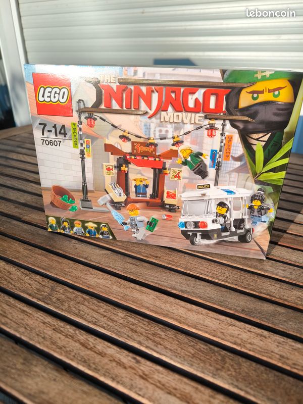 LEGO Ninjago 70607 La poursuite dans la Ville (image 1)