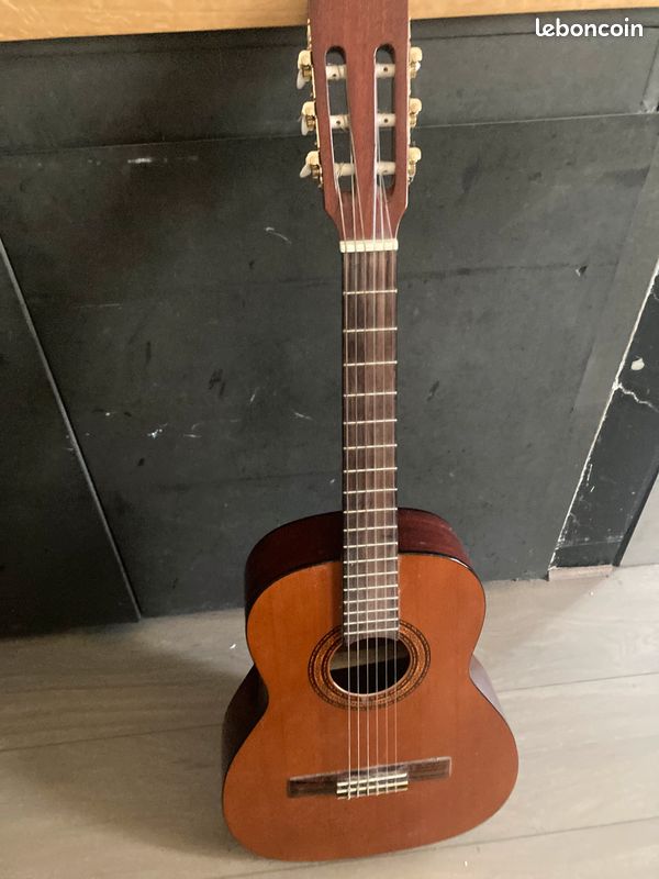 Guitare Classique taille 3/4 Stagg C537-N avec table en épicéa (image 2)